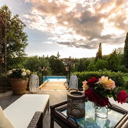 Nanni, Romantic And Luxury With Pool Villa Pescia