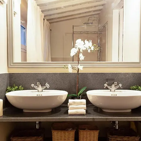 Nanni, Romantic And Luxury With Pool Pescia